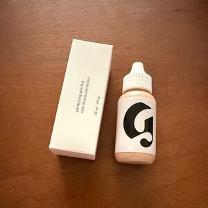 Glossier Perfecting Skin Tint